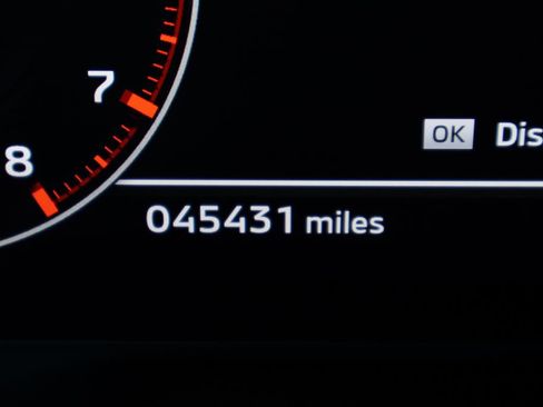 Used 2023 Mitsubishi Outlander SEL image 13