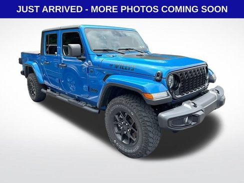 Used 2024 Jeep Gladiator Sport AWD/4WD image 1