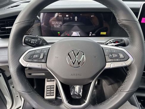 New 2026 Volkswagen Tiguan SE R-Line FWD image 18