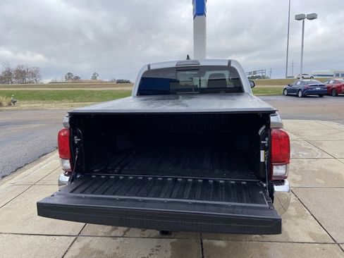 Used 2021 Toyota Tacoma SR5 image 25