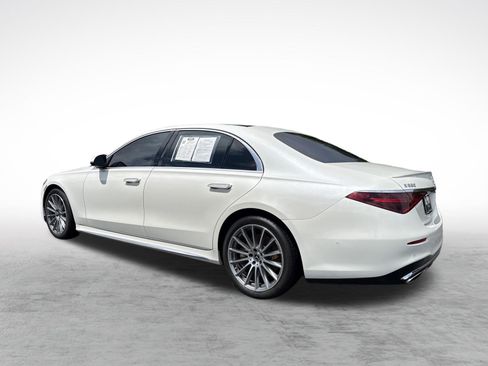 Used 2023 Mercedes-Benz S 580 4MATIC Sedan image 3