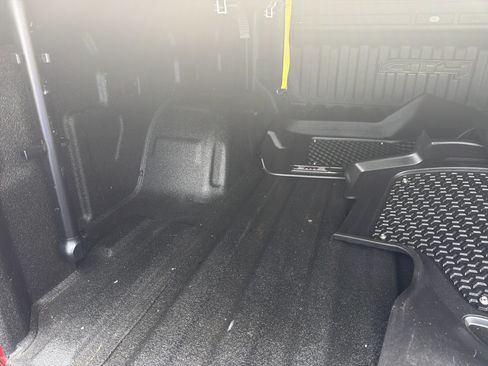 Used 2022 GMC Sierra 1500 AT4 AWD/4WD image 17