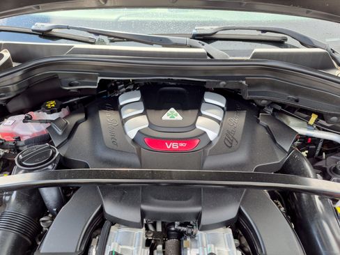 Used 2022 Alfa Romeo Stelvio Quadrifoglio w/ Active Assist Plus Package AWD/4WD image 54