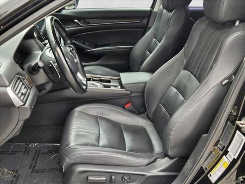 Used 2019 Honda Accord Touring image 16