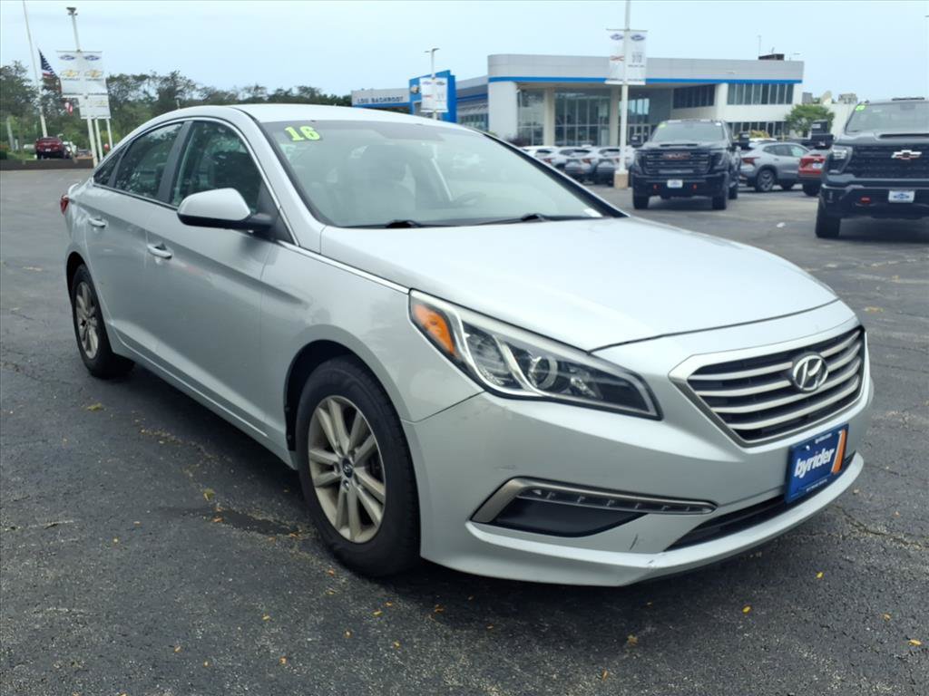 Used 2015 Hyundai Sonata SE FWD image 1