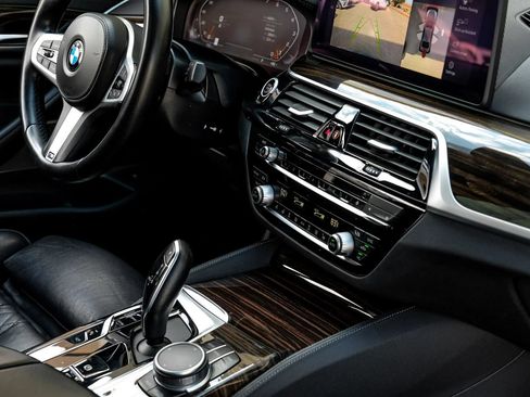Used 2021 BMW M550i xDrive w/ Premium Package AWD/4WD image 29