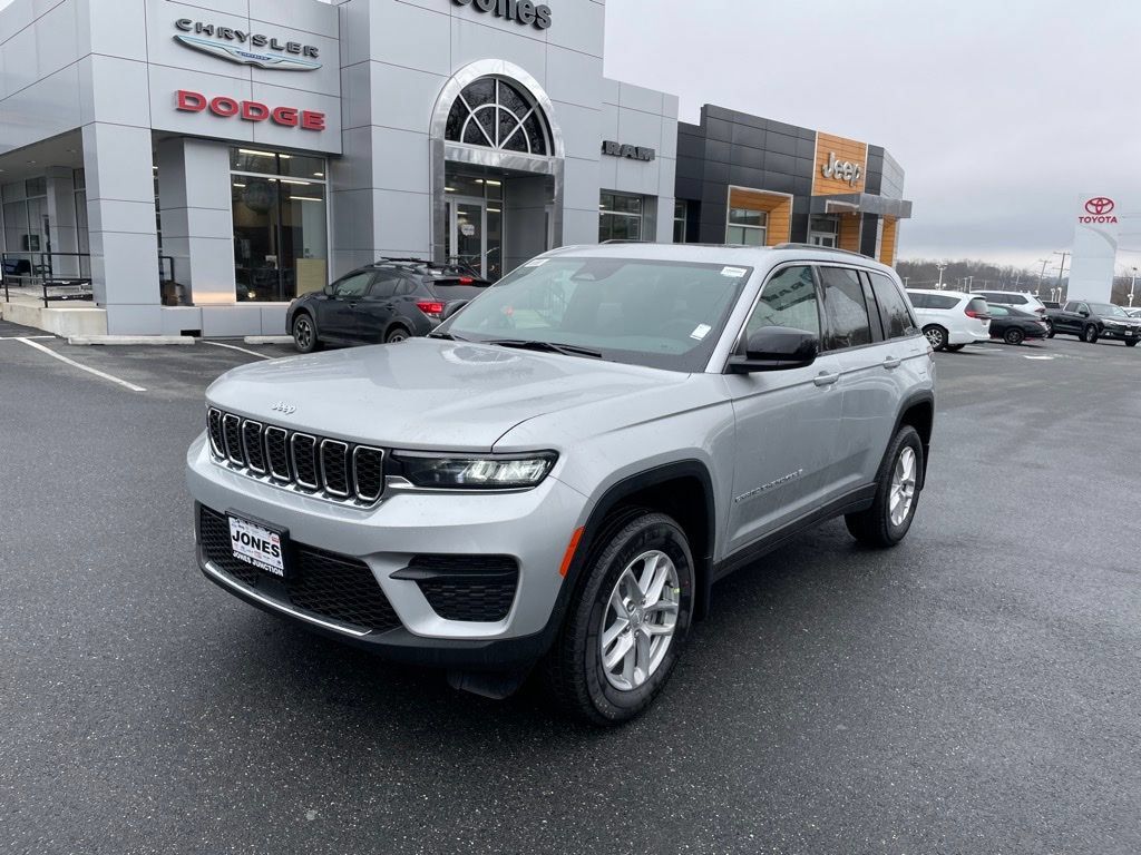 New 2026 Jeep Grand Cherokee Laredo X AWD/4WD image 1