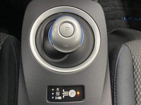 Used 2013 Nissan Leaf S w/ Charger Pkg image 14