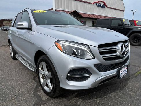 Used 2019 Mercedes-Benz GLE 400 4MATIC image 3
