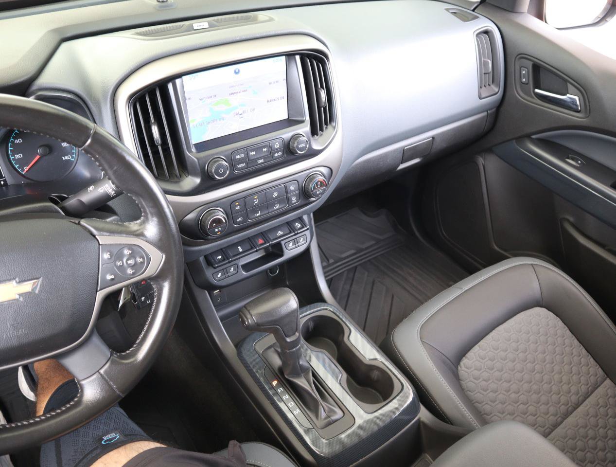 Used 2015 Chevrolet Colorado Z71 AWD/4WD image 47