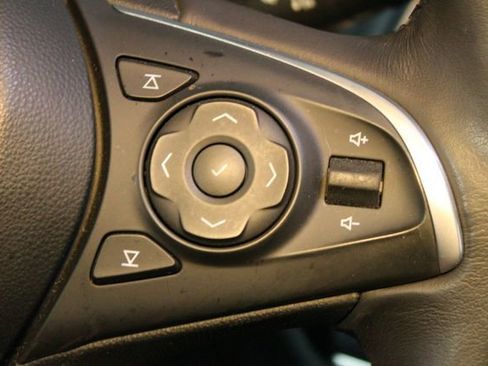 Used 2021 Buick Enclave Essence image 24