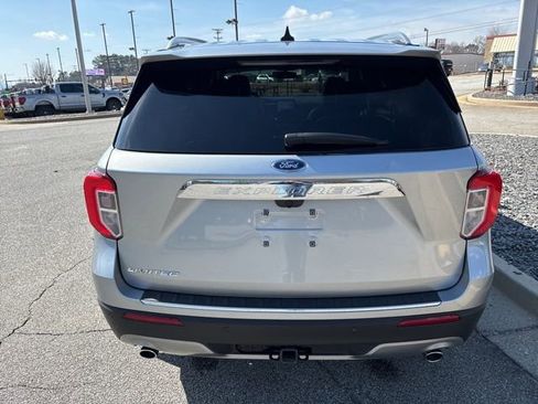 Certified 2022 Ford Explorer Limited w/ Equipment Group 301A image 7