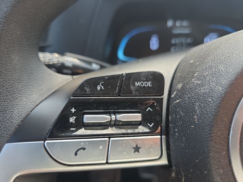 Used 2025 Hyundai Elantra SE FWD image 20