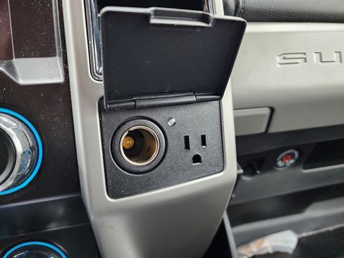 Used 2020 Ford F250 Lariat image 45