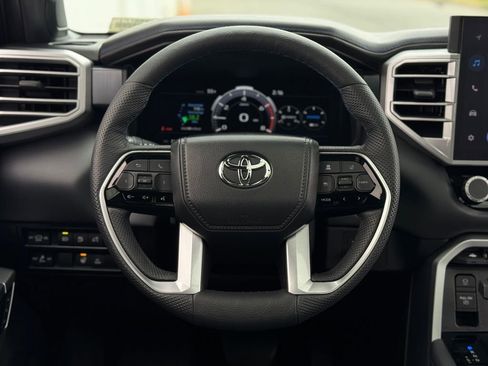 Certified 2024 Toyota Sequoia Platinum AWD/4WD image 14