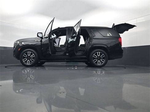 Used 2021 GMC Yukon AT4 w/ AT4 Premium Plus Package image 35