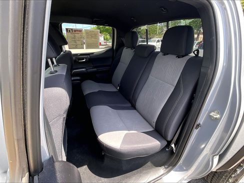 Used 2021 Toyota Tacoma TRD Off-Road AWD/4WD image 30