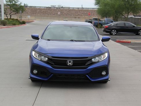 Used 2018 Honda Civic Sport image 2