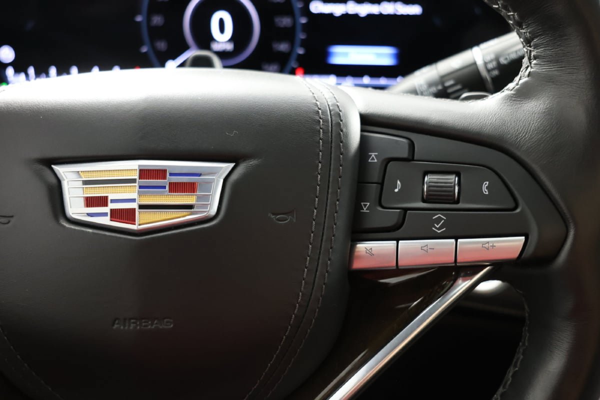 Used 2023 Cadillac Escalade ESV Sport Platinum w/ LPO, ONYX Package AWD/4WD image 32