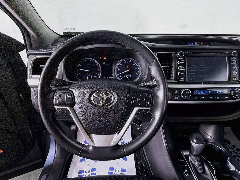 Used 2019 Toyota Highlander Limited AWD/4WD image 11