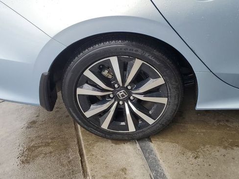 Used 2023 Honda Civic EX image 5