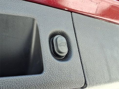 Used 2020 GMC Yukon SLT w/ Open Road Package image 28