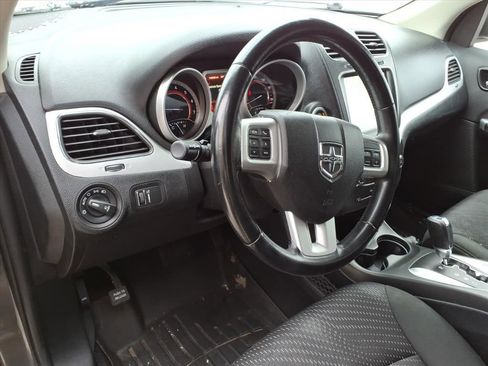 Used 2019 Dodge Journey SE image 14