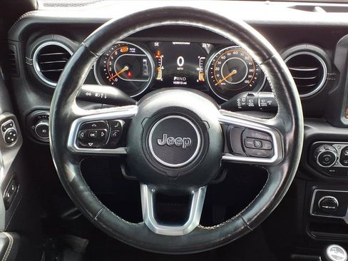 Used 2018 Jeep Wrangler Unlimited Sahara image 25