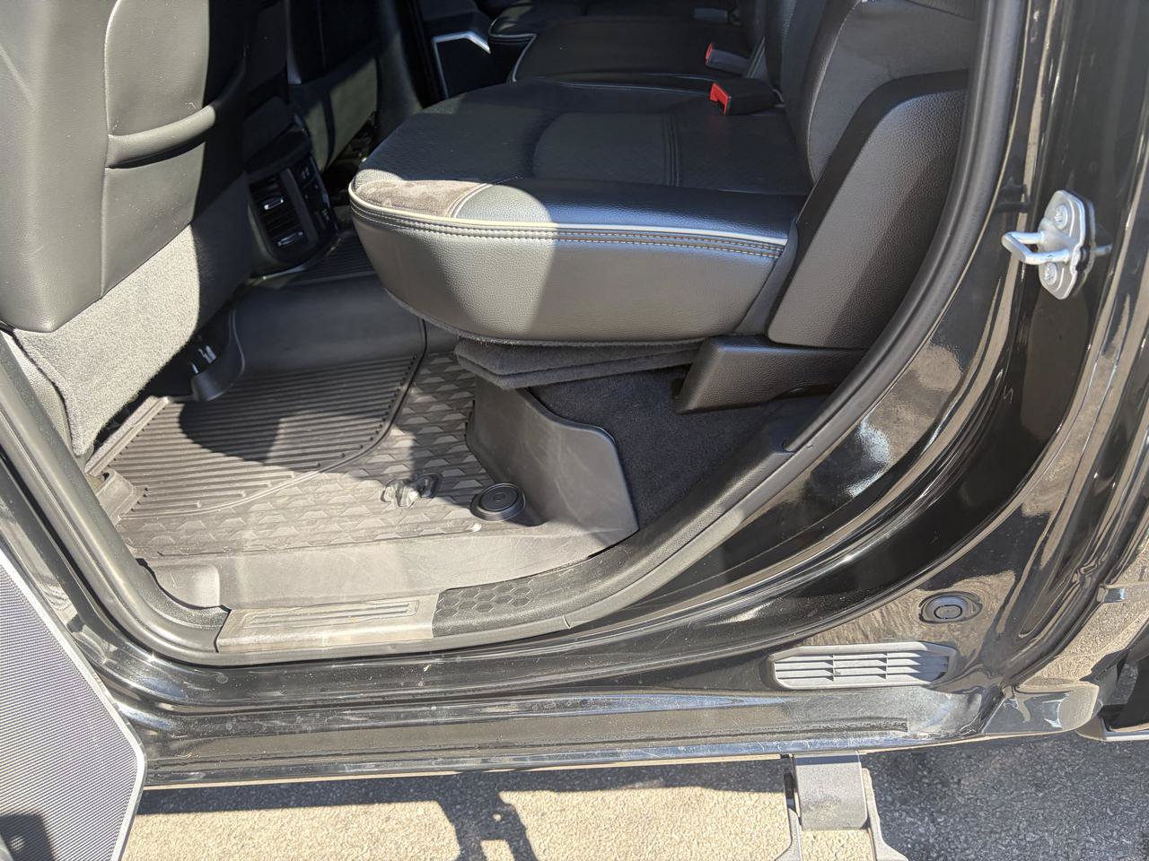Used 2021 RAM 2500 Laramie AWD/4WD image 36