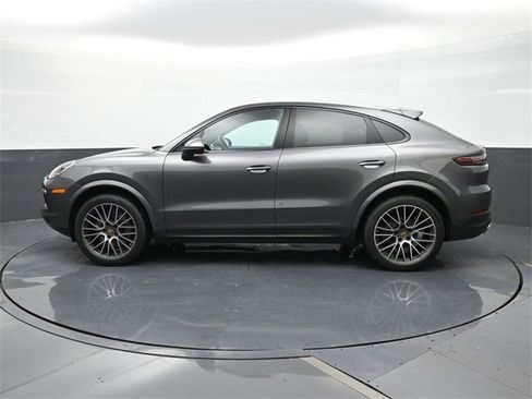 Used 2022 Porsche Cayenne S image 2