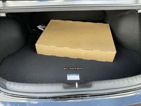 New 2026 Hyundai Elantra SE image 7