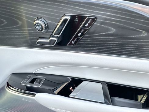 Used 2024 Cadillac Lyriq Luxury image 31