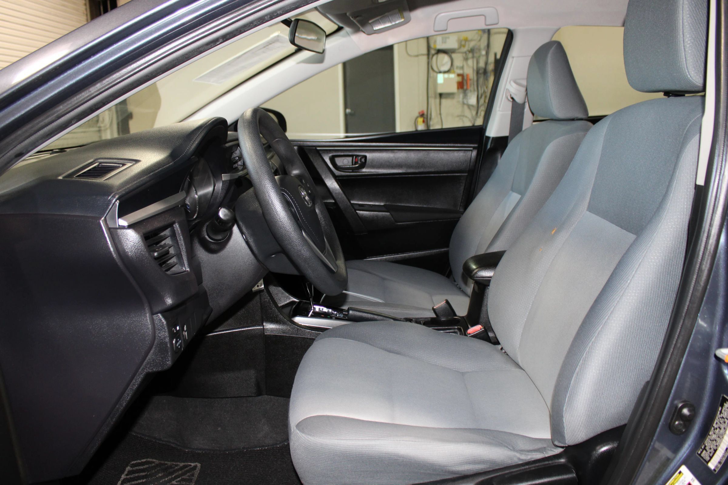 Used 2016 Toyota Corolla L FWD image 20