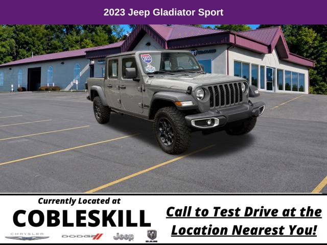 Used 2023 Jeep Gladiator Sport w/ Trailer Tow Package AWD/4WD image 2