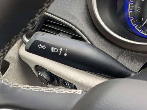 Used 2023 Chrysler Voyager LX FWD image 28