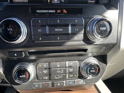 Used 2015 Ford F150 Lariat w/ Equipment Group 502A Luxury image 14