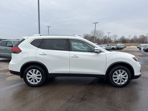 Used 2017 Nissan Rogue S w/ S Appearance Package image 4