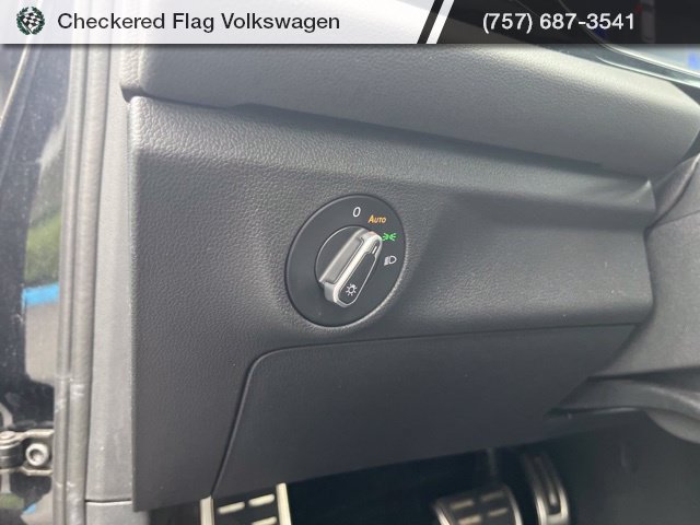 Used 2025 Volkswagen Jetta Sport FWD image 17