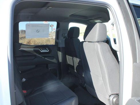 New 2026 GMC Sierra 1500 SLE w/ Preferred Package image 5