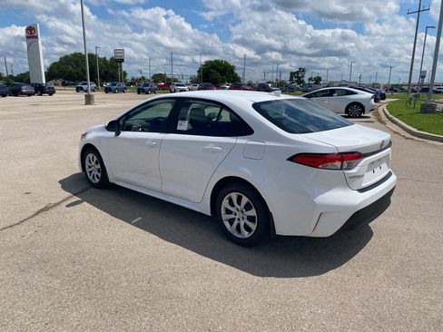 New 2026 Toyota Corolla LE FWD image 12