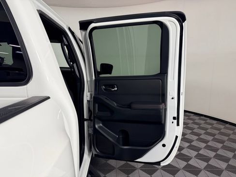 Used 2022 Nissan Frontier Pro-X RWD image 33