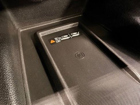 Used 2018 Chevrolet Traverse High Country AWD/4WD image 36