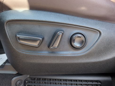 Certified 2023 Toyota Sienna Platinum image 17