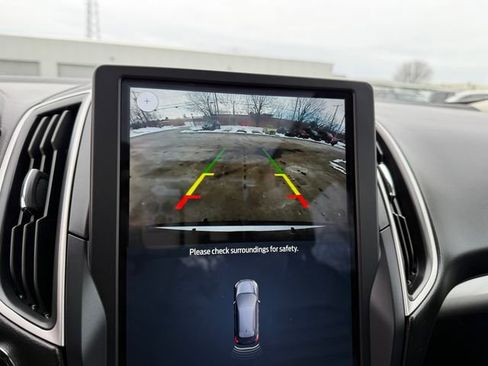 Used 2024 Ford Edge SEL w/ Convenience Package image 9