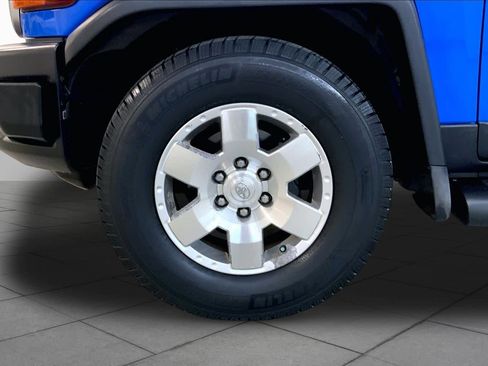 Used 2007 Toyota FJ Cruiser 2WD image 10