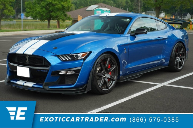 Used 2021 Ford Mustang Shelby GT500 w/ Carbon Fiber Track Pack RWD image 1