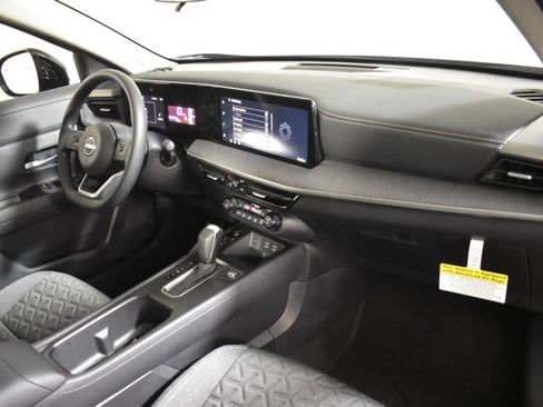 New 2026 Nissan Kicks SV w/ SV Premium Package AWD/4WD image 32