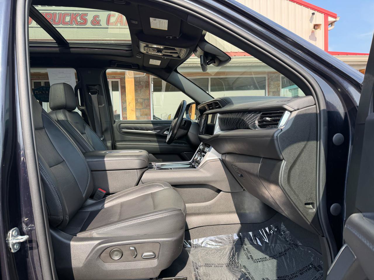 Used 2023 GMC Yukon Denali w/ Max Trailering Package AWD/4WD image 28