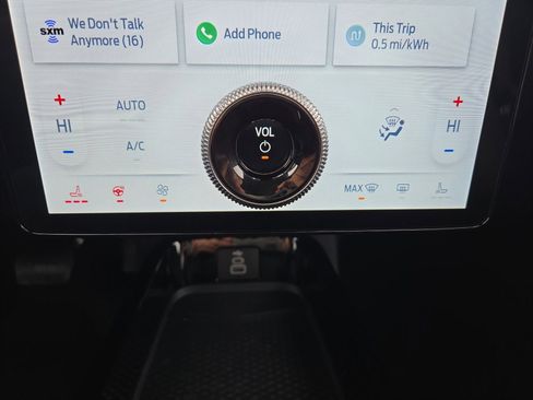 Certified 2025 Ford Mustang Mach-E Select w/ Comfort Package Lite image 20