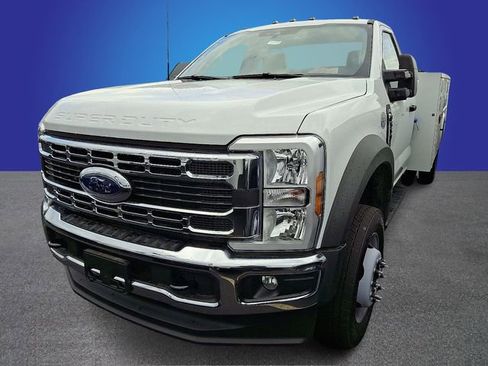 New 2025 Ford F550 4x4 Regular Cab Super Duty image 2